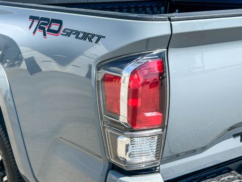 Used 2020 Toyota Tacoma TRD Sport w/ Technology Package RWD image 9