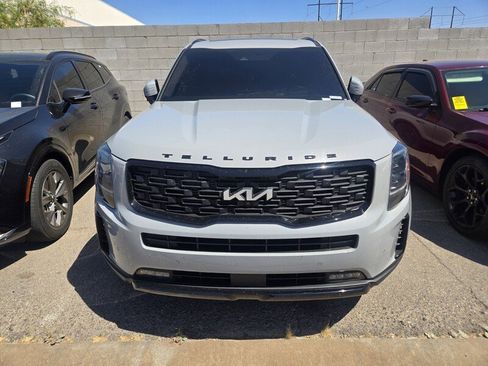 Certified 2022 Kia Telluride SX w/ SX Prestige Package AWD/4WD image 3