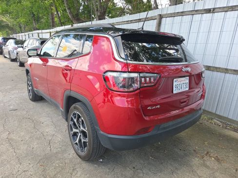 Used 2025 Jeep Compass Limited AWD/4WD image 8