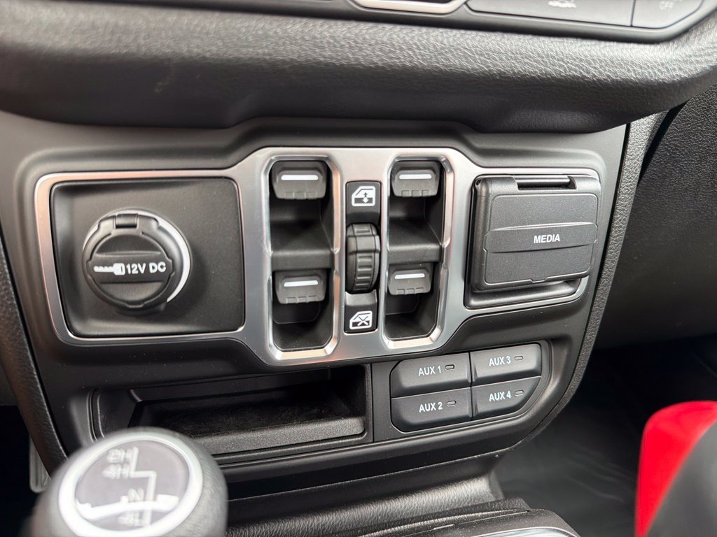 New 2026 Jeep Gladiator Sport AWD/4WD image 13