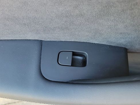 Used 2022 Tesla Model Y Performance image 14