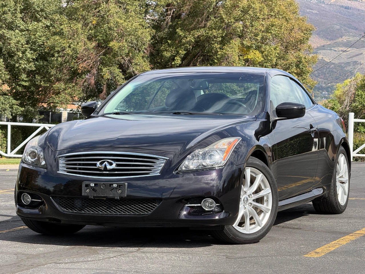 Used 2013 INFINITI G37 Convertible w/ Premium Pkg RWD image 1