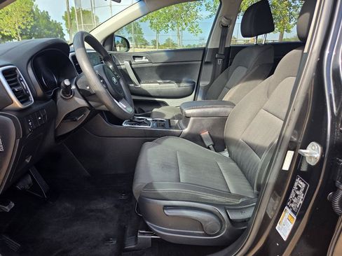 Used 2022 Kia Sportage LX FWD image 11