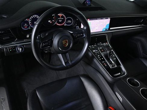 Certified 2021 Porsche Panamera image 4