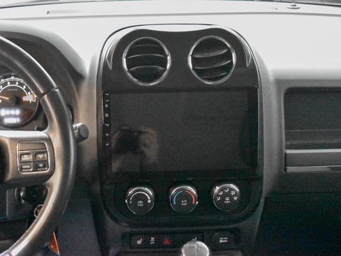 Used 2016 Jeep Patriot Latitude image 14