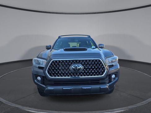Used 2018 Toyota Tacoma TRD Sport w/ Technology Package AWD/4WD image 16