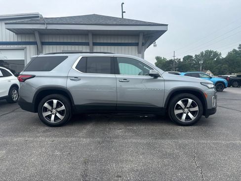 Used 2023 Chevrolet Traverse LT w/ LT Premium Package AWD/4WD image 8