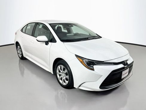 Used 2025 Toyota Corolla LE FWD image 3