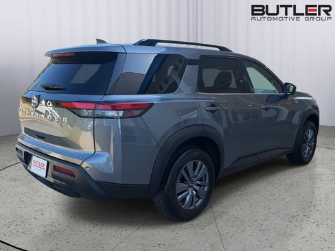 Used 2025 Nissan Pathfinder SV FWD image 6