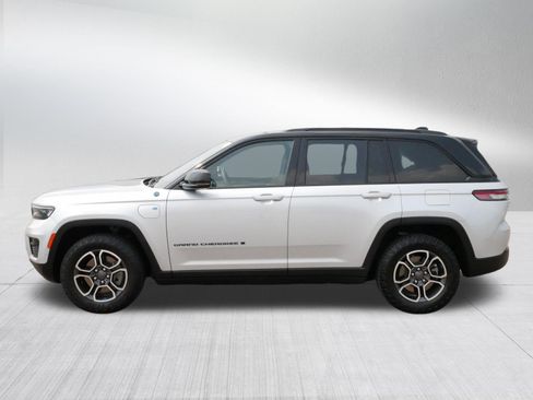 Used 2022 Jeep Grand Cherokee Trailhawk w/ Advanced Protech Group II AWD/4WD image 4