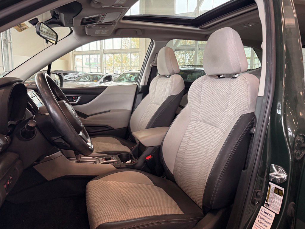 Certified 2023 Subaru Forester Premium AWD/4WD image 9