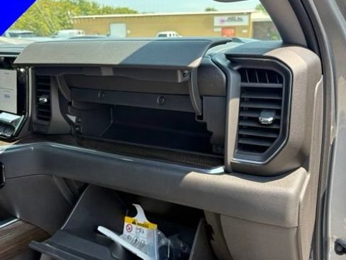 Used 2024 Chevrolet Silverado 1500 LT Trail Boss w/ Convenience Package II AWD/4WD image 33