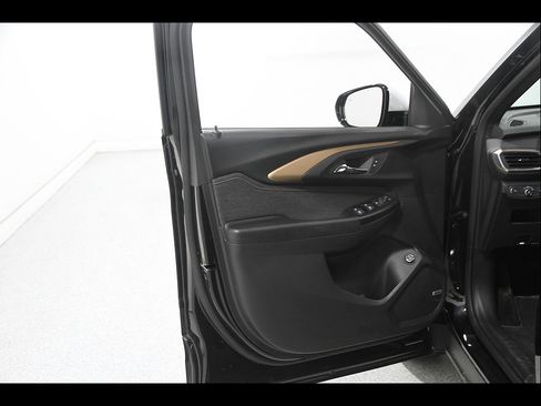 Certified 2023 Chevrolet TrailBlazer ACTIV w/ Sun and Liftgate Package AWD/4WD image 4