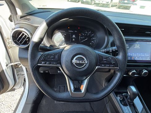 Used 2023 Nissan Kicks SV FWD image 15