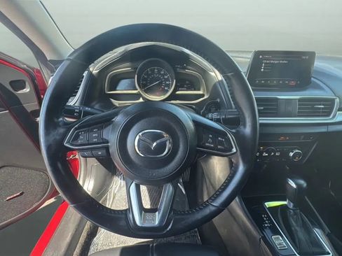 Used 2017 MAZDA MAZDA3 Touring w/ Popular Equipment Package FWD image 22