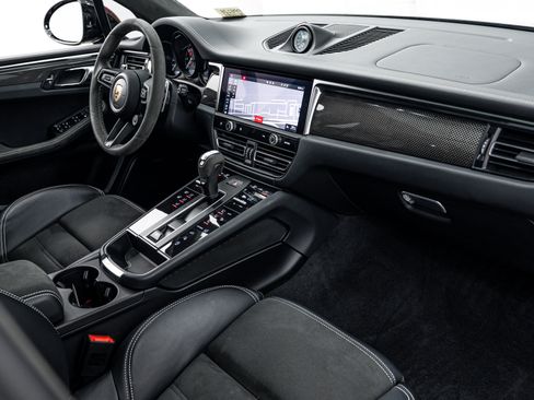 Certified 2024 Porsche Macan GTS AWD/4WD image 11