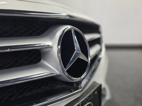 Used 2014 Mercedes-Benz E 250 BlueTEC Sedan image 17