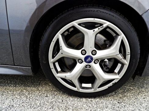 Used 2016 Ford Focus ST FWD image 24