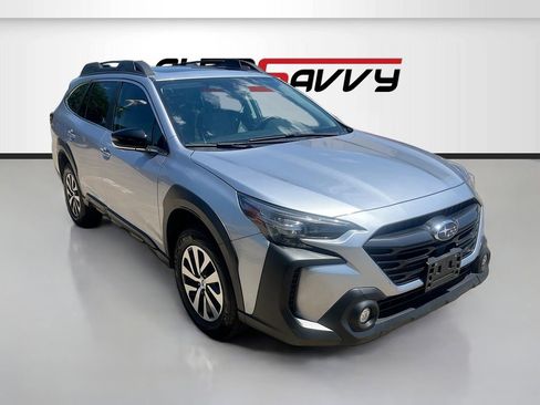Used 2025 Subaru Outback Premium AWD/4WD image 1