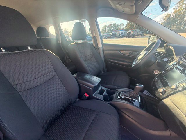 Used 2020 Nissan Rogue S FWD image 18