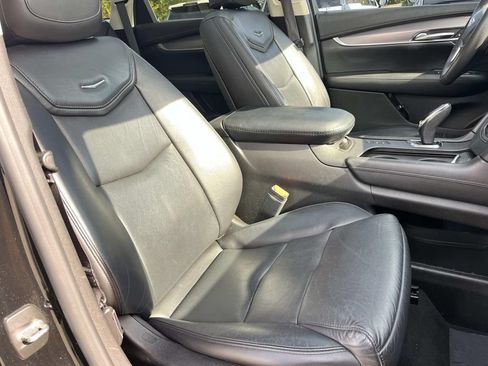 Used 2017 Cadillac XT5 Premium Luxury AWD/4WD image 29