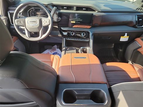 New 2025 GMC Sierra 3500 Denali Ultimate image 17