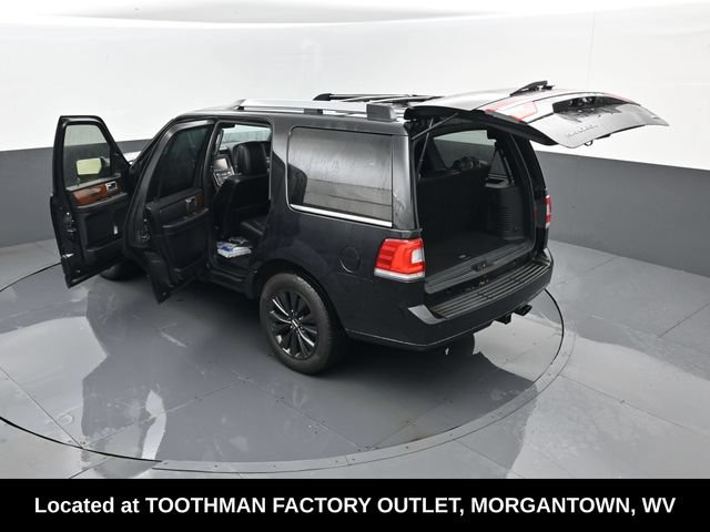 Used 2015 Lincoln Navigator 2WD image 33