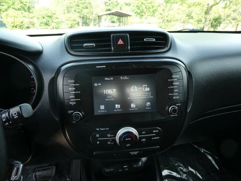 Used 2019 Kia Soul + FWD image 16