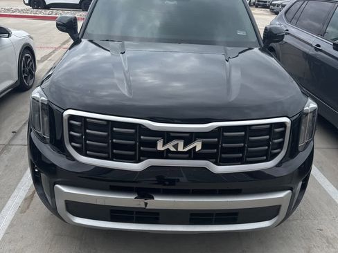 Used 2023 Kia Telluride S FWD image 7