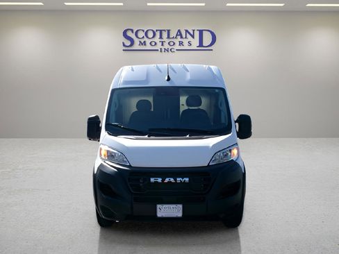 Used 2025 RAM ProMaster 2500 FWD image 3