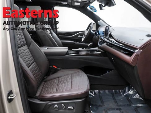 Used 2024 Cadillac Escalade Sport Platinum w/ LPO, ONYX Package image 26