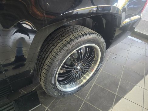 Used 2009 Cadillac Escalade EXT image 34