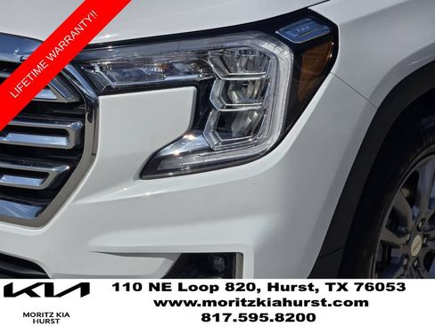 Used 2024 GMC Terrain SLT AWD/4WD image 15