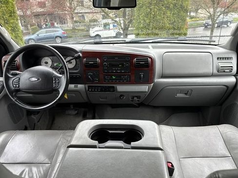 Used 2006 Ford F250 Lariat image 10