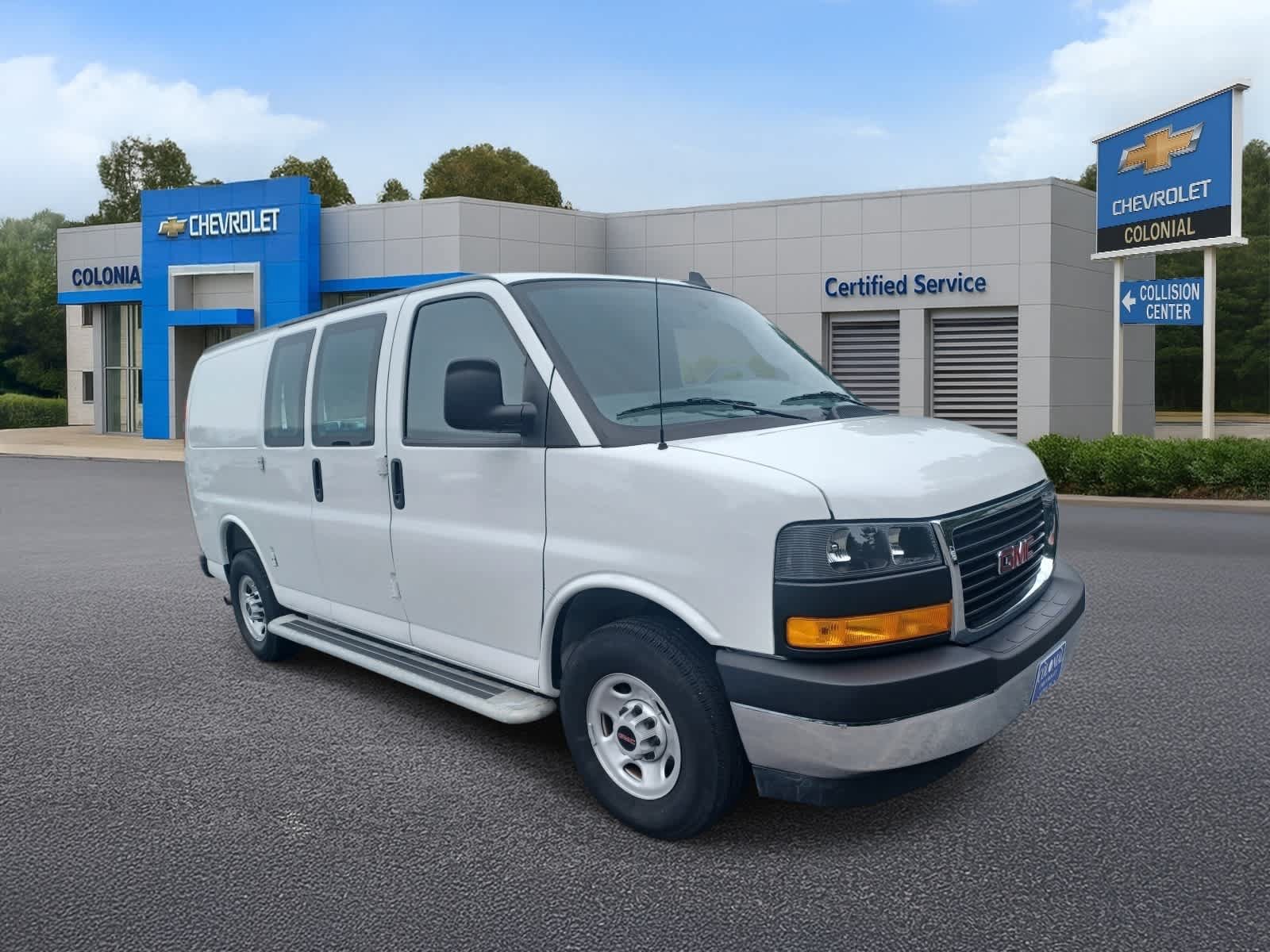 Used 2025 GMC Savana 2500 w/ Driver Convenience Package RWD image 2