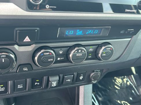 Used 2021 Toyota Tacoma TRD Off-Road w/ Technology Package AWD/4WD image 14