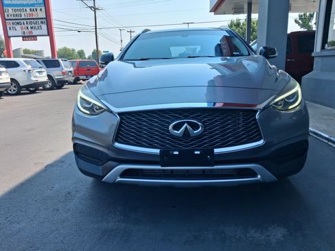 Used 2018 INFINITI QX30 AWD image 3