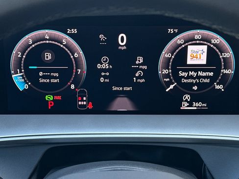 New 2026 Volkswagen Tiguan SE R-Line FWD image 22