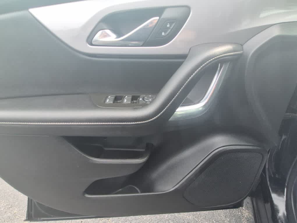Used 2025 Chevrolet Blazer LT FWD image 20