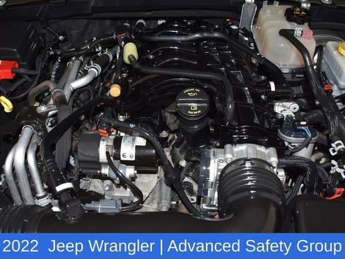 Used 2022 Jeep Wrangler Unlimited Sahara w/ LED Lighting Group AWD/4WD image 9