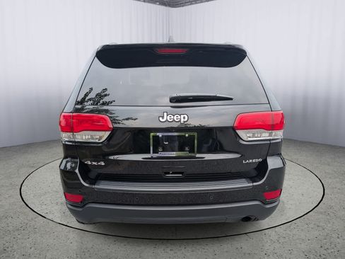 Used 2018 Jeep Grand Cherokee Laredo AWD/4WD image 4