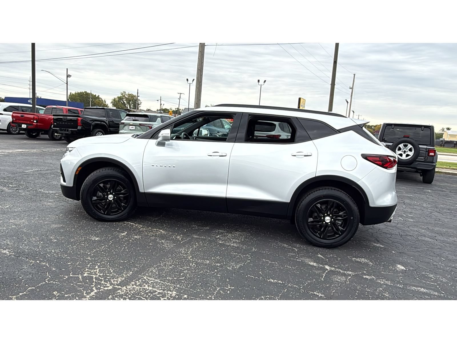 Used 2020 Chevrolet Blazer LT FWD image 4