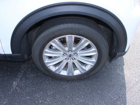 Used 2023 Ford Explorer Limited w/ Hybrid Equipment Group 310A AWD/4WD image 20