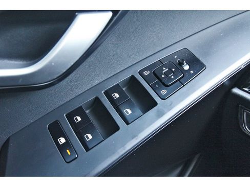 Used 2023 Kia Niro LX FWD image 19