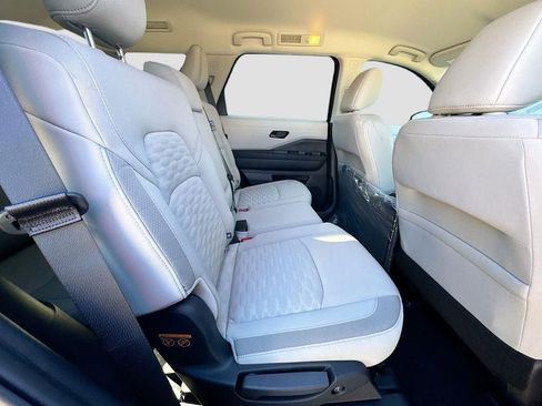 New 2025 Nissan Pathfinder SV w/ Black Appearance Package image 27
