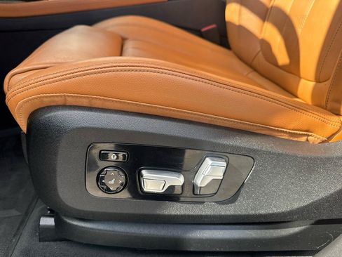 Used 2019 BMW X7 xDrive40i w/ Premium Package AWD/4WD image 28