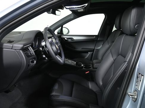 Used 2026 Porsche Macan AWD/4WD image 5