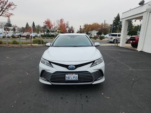 Used 2022 Toyota Camry LE image 8