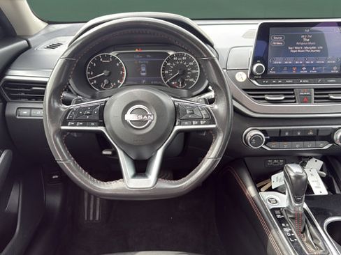 Used 2024 Nissan Altima 2.5 SR FWD image 20