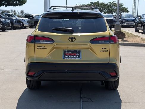 Used 2024 Toyota Corolla Cross AWD Hybrid image 7
